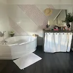 Avec Jardin Et Piscine Privee *
